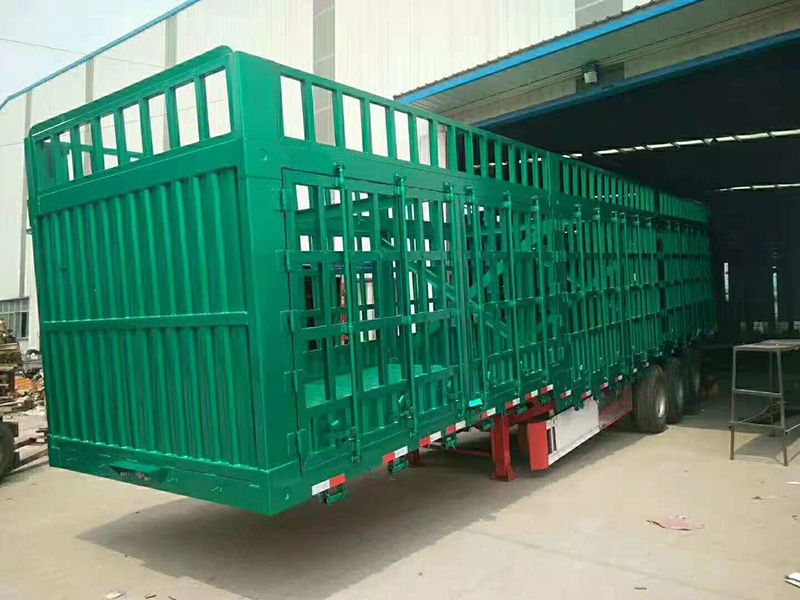 倉(cāng)柵半掛車