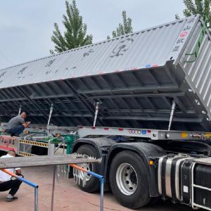 骨架側翻自卸車